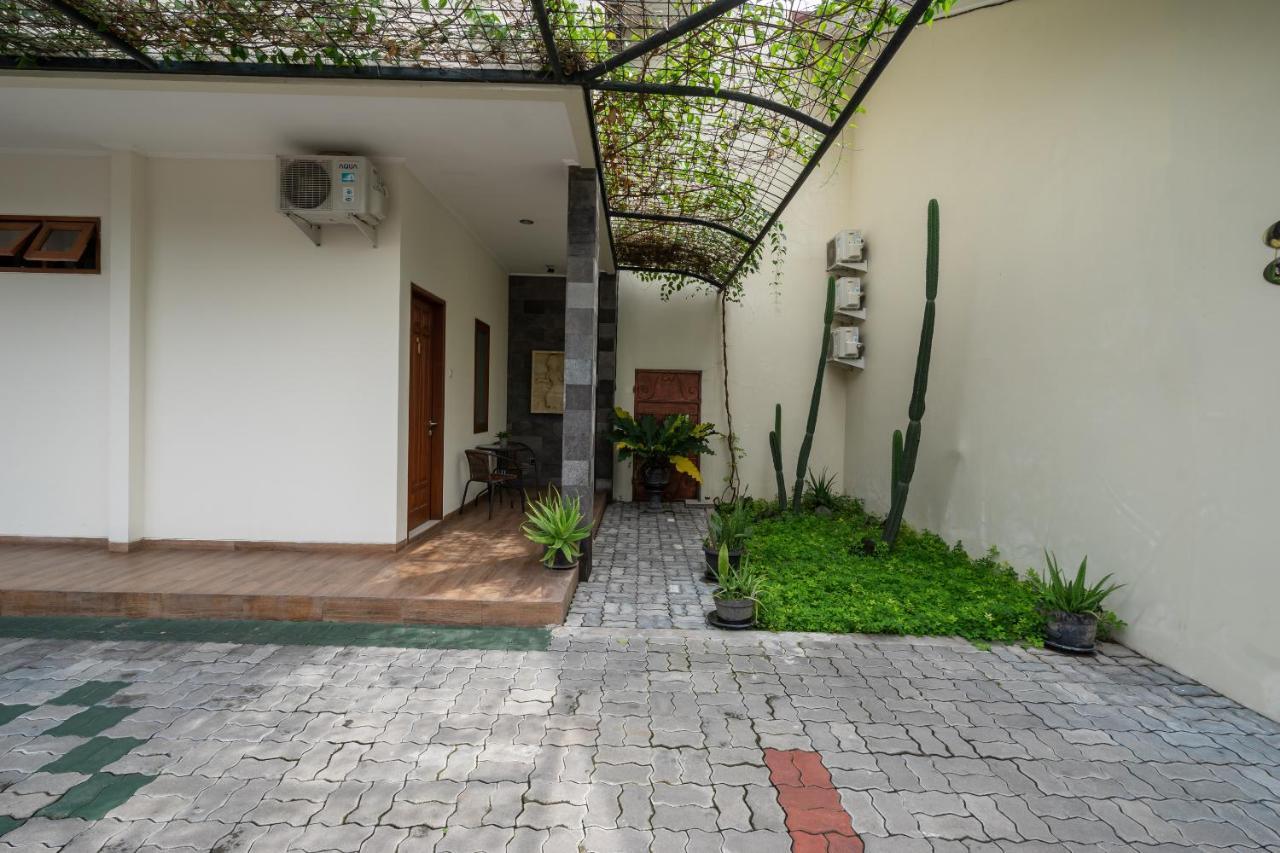 Oyo 2347 Griya Patran Hotel Ngabean Exterior photo